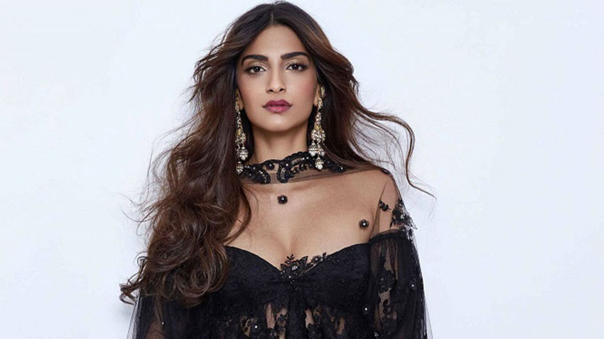 ফের মা হলেন বলিউড অভিনেত্রী সোনম কাপুর